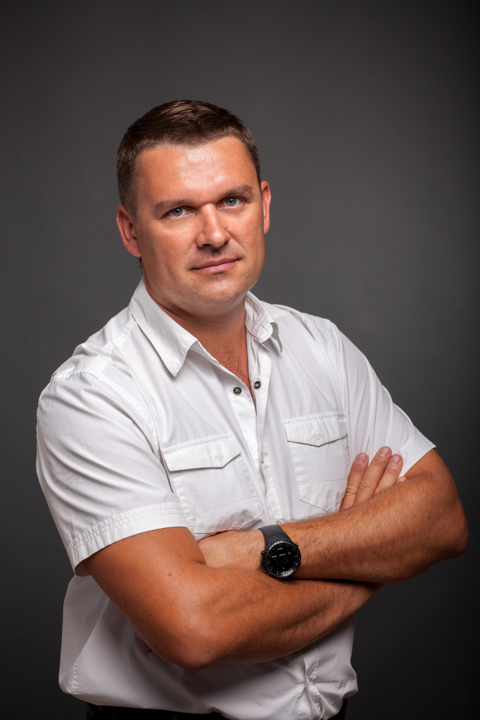 Direktor.jpg Direktor.jpg
